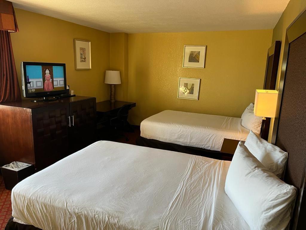 Hutchi Bell Hotel South Hutchinson Ngoại thất bức ảnh